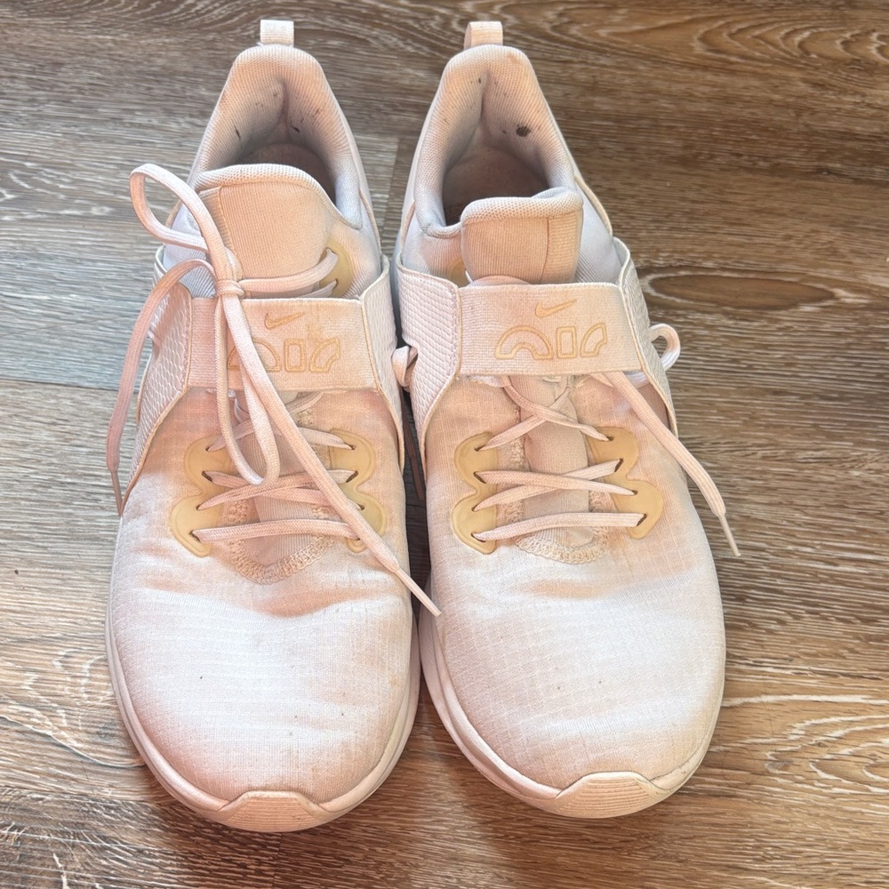 Nike Women's Cream Sneakers